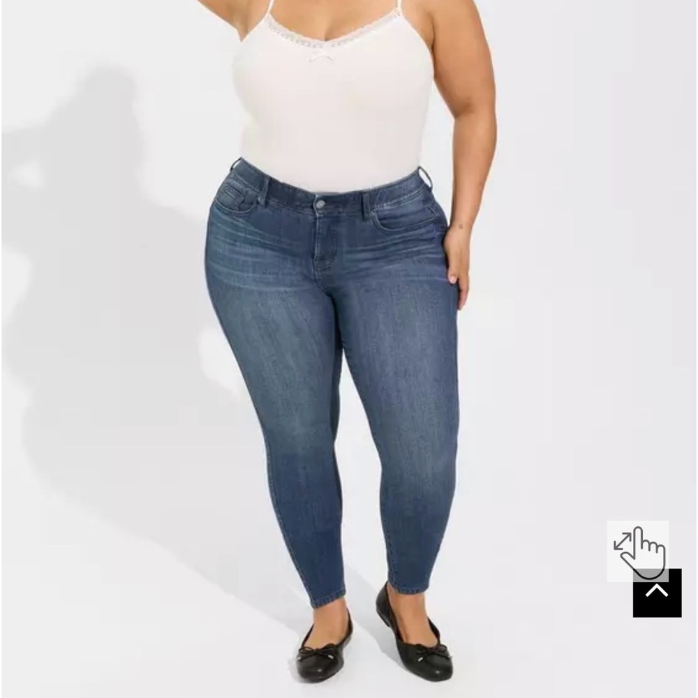 NWT Torrid Bombshell Skinny Jeans - Hollywood
